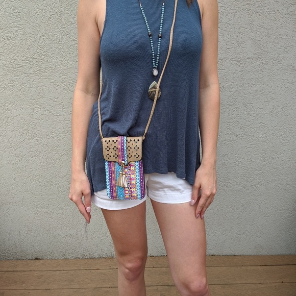 Tapestry tan crossbody bag - Picture 2 of 4